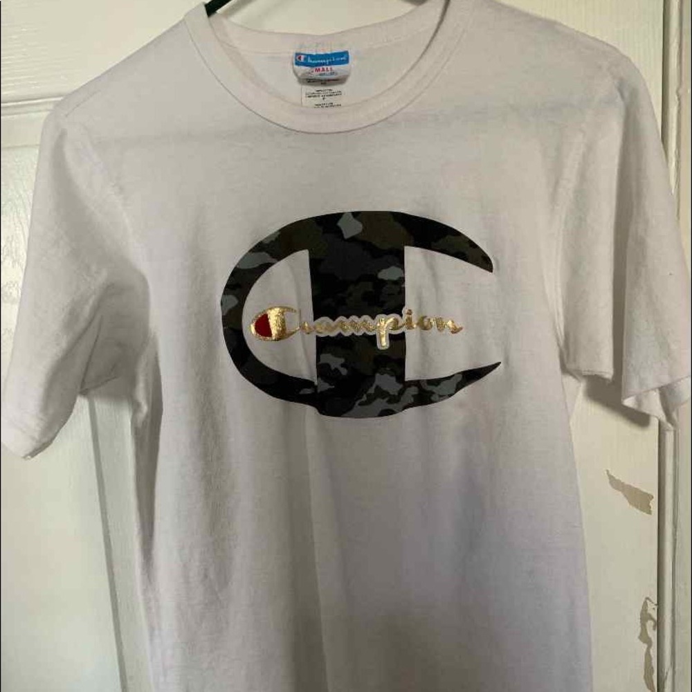 Champion T-shirt